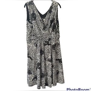 Fitvell Black & White Sleeveless Dress